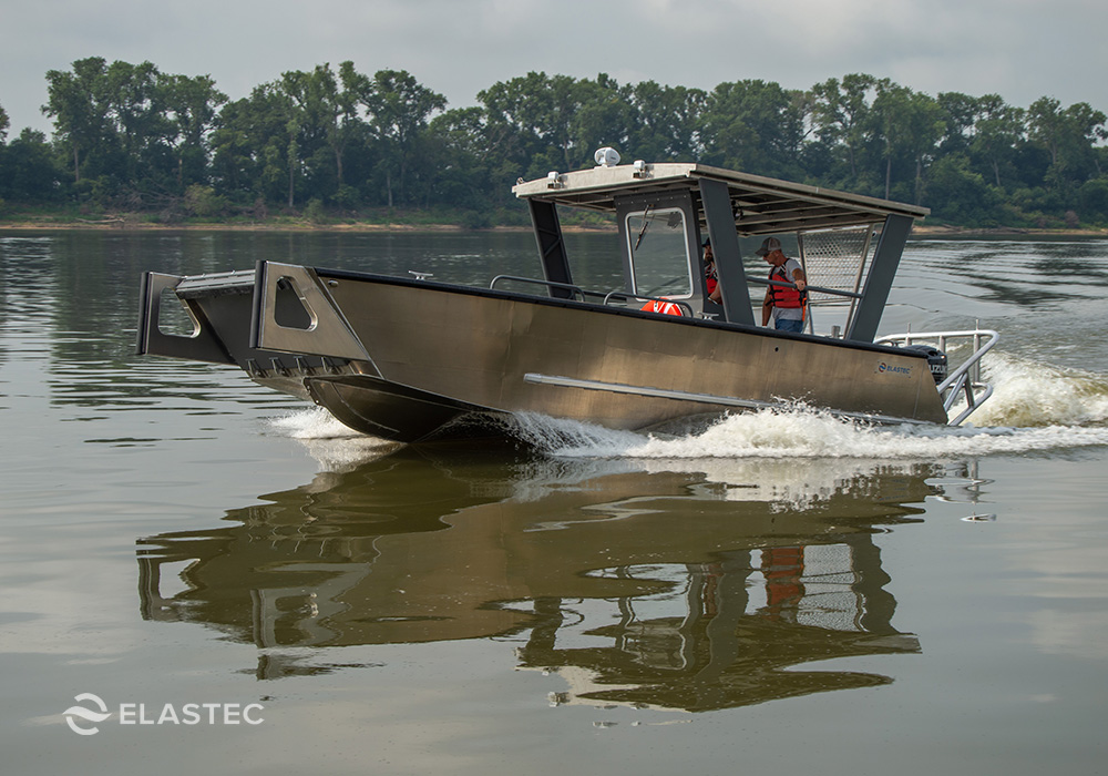 Wide beam aluminum landing craft